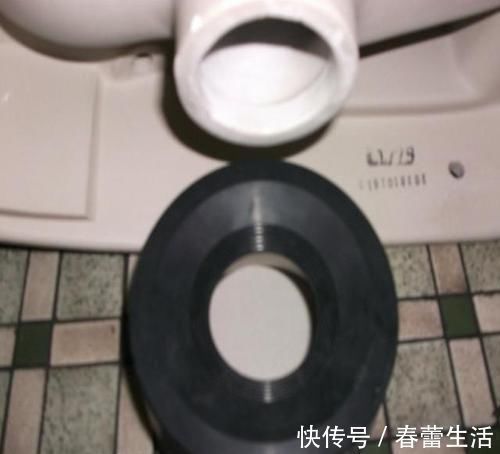 马桶|卫生间一旦没装这玩意,赶紧让工人返工,不然住着越来越臭