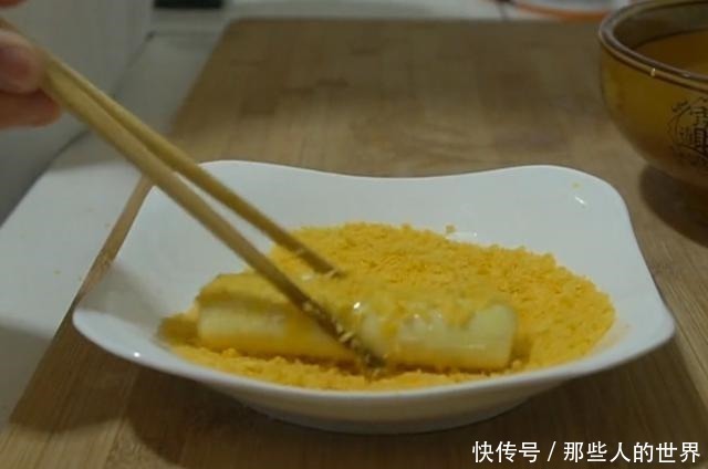 山药要经常做给孩子吃，这样做金黄酥脆，软糯拉丝，上桌就扫光