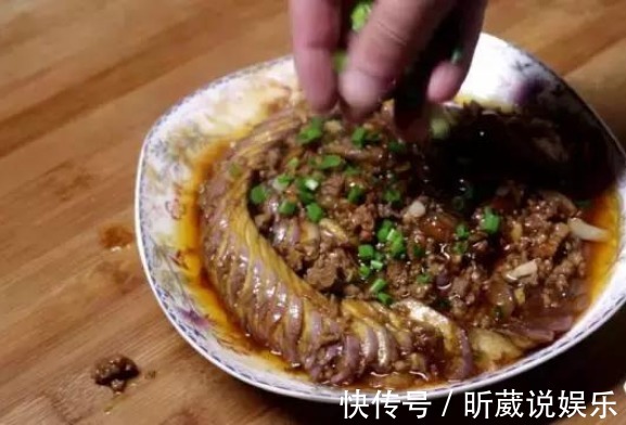 盘龙茄子|茄子别老是红烧了，教你个新吃法，上桌抢着吃，连汤汁都不剩！