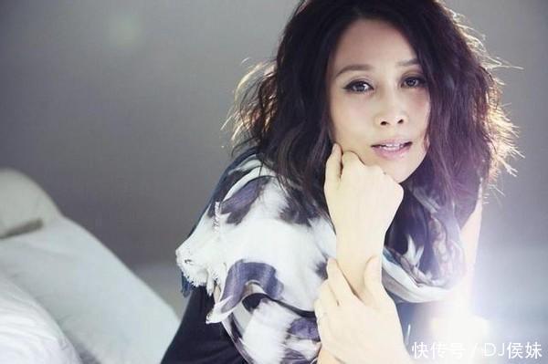 大姐大那英实力名不副实,上《浪姐2》紧张流泪,天后也会翻车