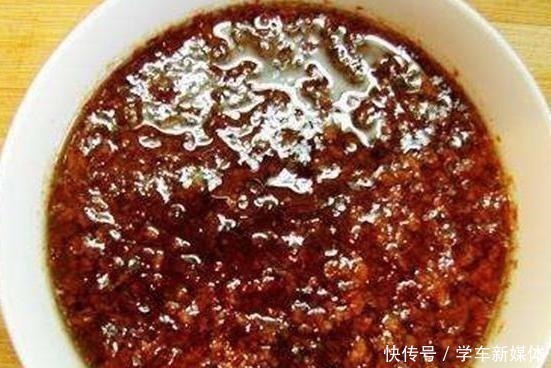 葱段|做炸酱面,用黄豆酱好还是甜面酱好很多人做错,难怪不香还难吃!