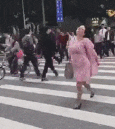 |搞笑GIF:大哥你能在车上睡出这个境界,也算是高高手了