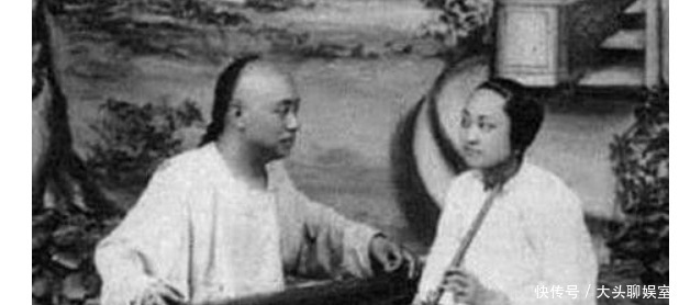 老照片|晚清真实老照片:老爷和1妻6妾合影,大户人家的胡娘气质高贵