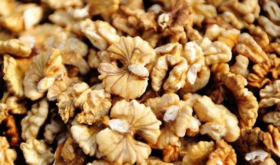 鞣酸钙|提个醒吃核桃不能碰此物,吃了就是没病找病,现在知道还不晚