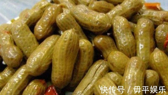 碱性食物|血压偏高的人，除花生外，尽量多吃这3种食物，或能帮助稳定血压