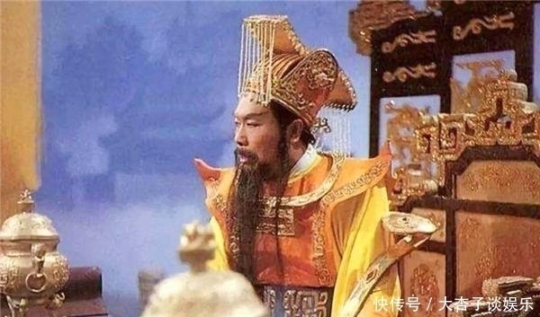 实力|玉帝实力有多强?你看他座位下镇压着什么魔头!悟空不及一根毫毛