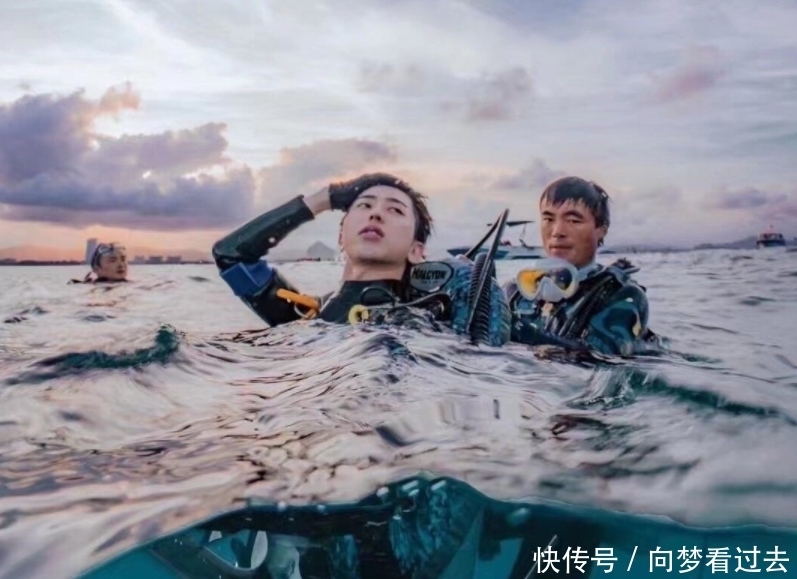 张哲瀚|《跑男》新路透!张哲瀚许凯破次元同框,2人高颜值引人注目