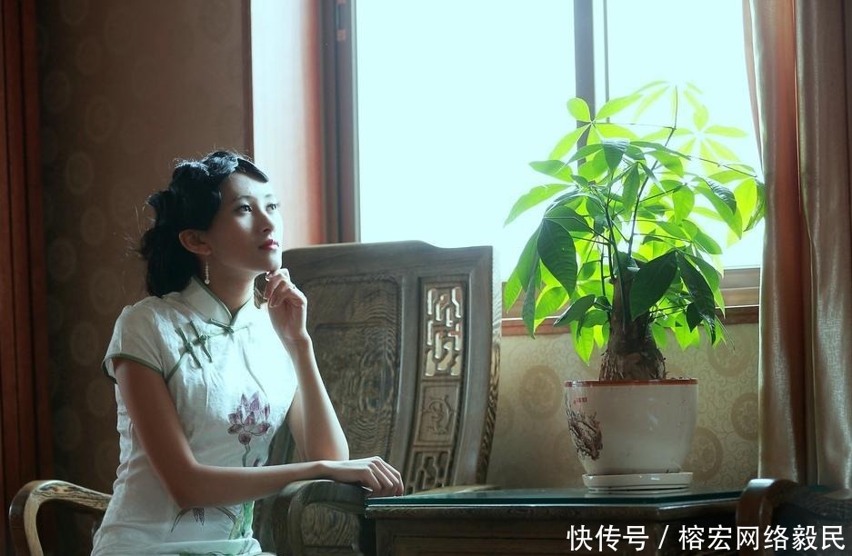 民国风景录 生命是一袭华美的袍, 上面爬满了虱子