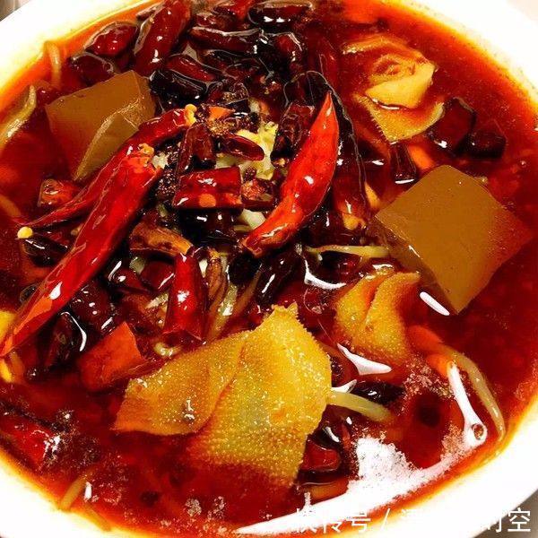  鸭血这样做，麻辣鲜香，爽翻你的味蕾，川渝人超喜欢！