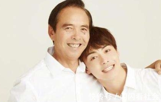 姐姐|在他5岁时妈妈说:你去买一瓶吃了能睡觉的药,结果就失去了妈妈