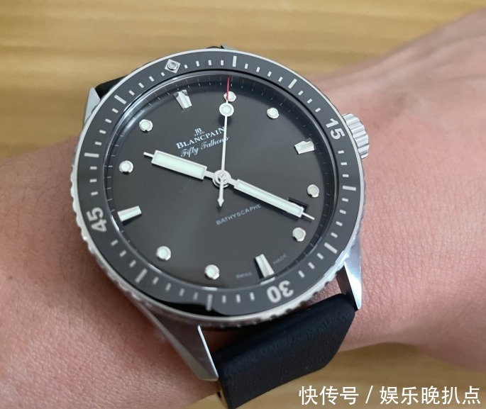 手表|有一种贵叫低调,35岁解毒宝珀五十噚深潜器