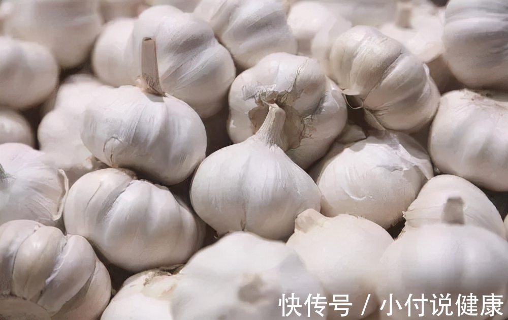 泡脚|“延缓衰老”的10大行为,梳头、泡脚也算在内,坚持有效