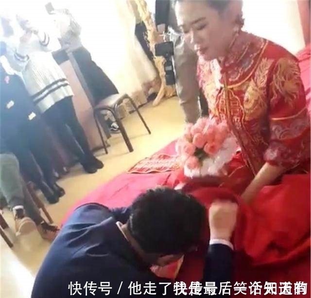 裙子|为找结婚高跟鞋,新郎低头掀新娘裙子,结果被新娘慌忙打手