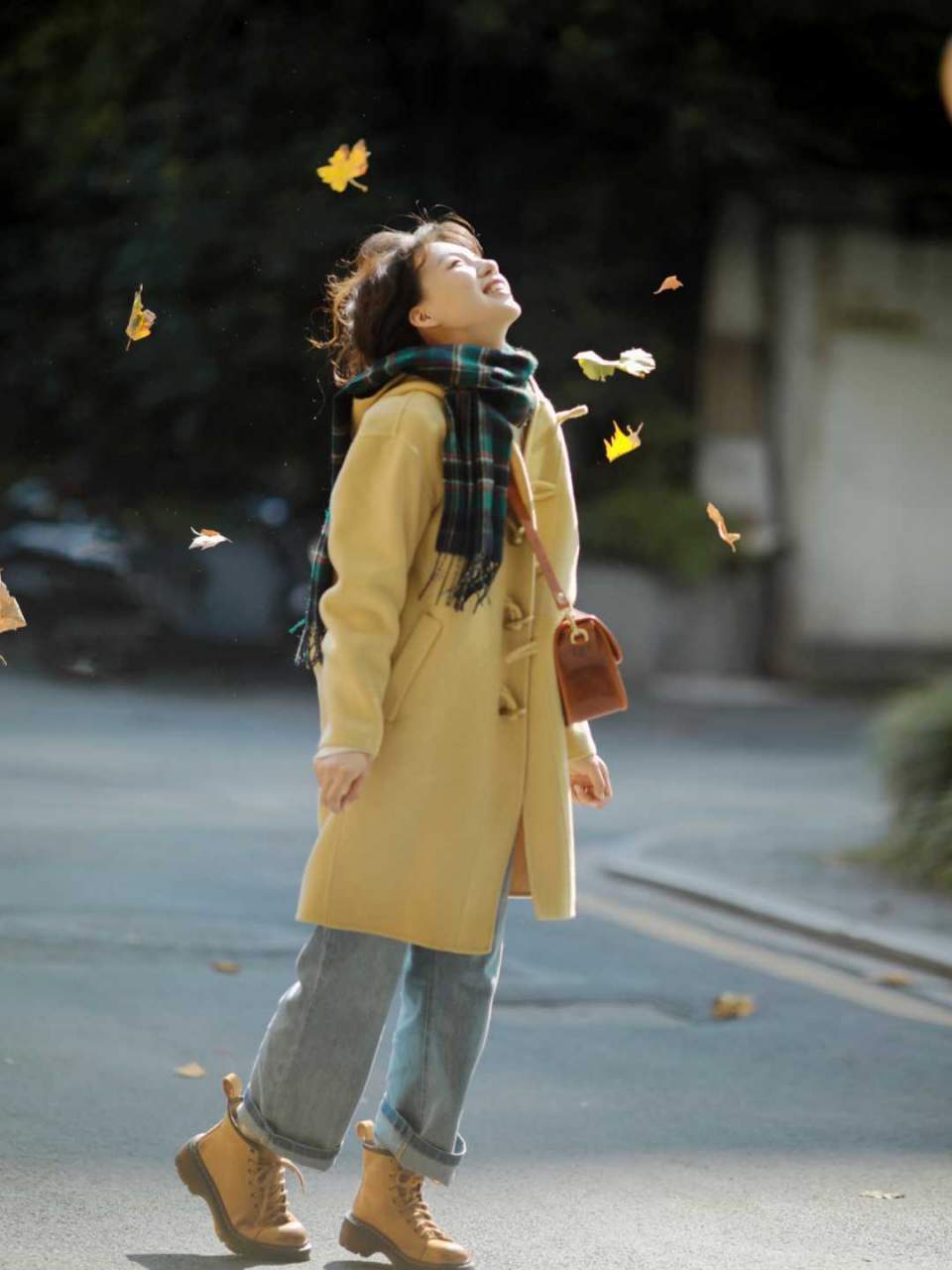 咖色|小个子女生不露腿穿搭法来喽!又美又可爱,软糯效果真的超减龄