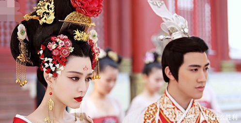 抓周|李治在一岁时抓周,拿起笔写下一个字,20年后当上了皇帝!