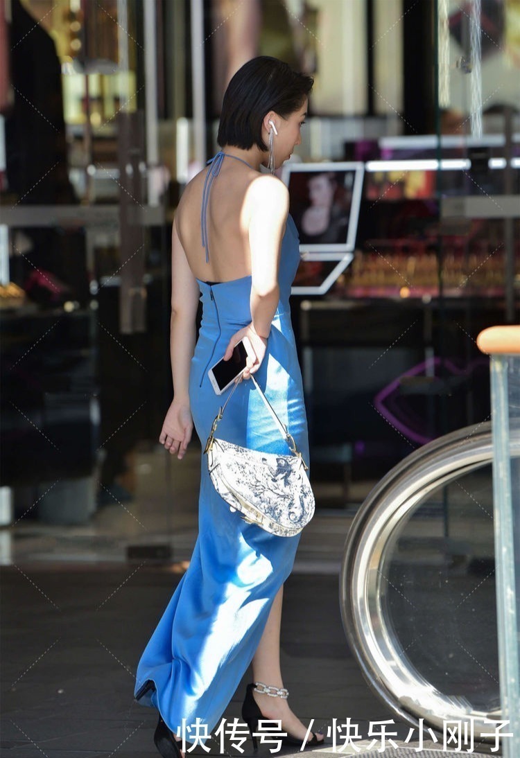 高跟鞋|蓝色长裙气质典雅,搭配精致的迷人短发,凸显出独有的女神气场