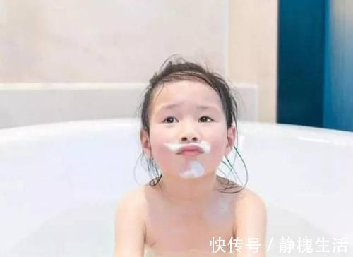 妈妈|洗澡时，女儿：妈妈，你那里怎么有“胡子”？妈妈回答有教育意义