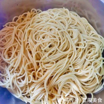 黑椒|黑椒酱肥牛炒面