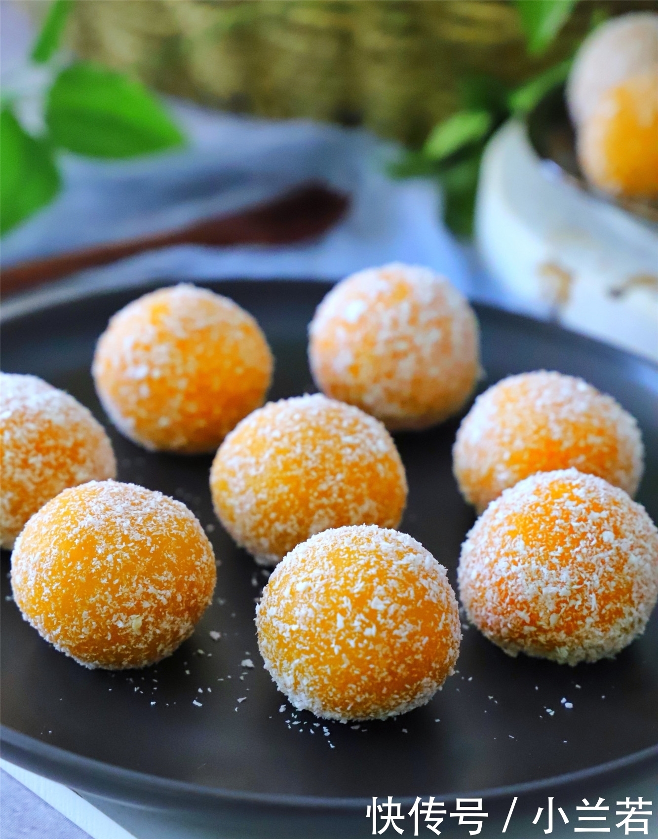 1块南瓜,1碗糯米粉,教你做南瓜丸子,香甜软糯,好吃不上火