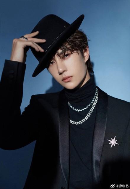 湖南台双十一晚会造型全体被吐槽,为什么肖战却被猛夸