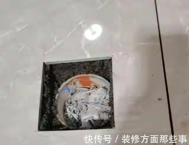 水管|马桶下水管一定要高于地面，否则漏水了看你怎么办