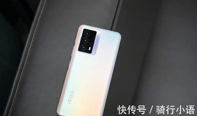 续航|iQOO Z5怎么样外观颜值高，性能续航屏幕表现均出色！