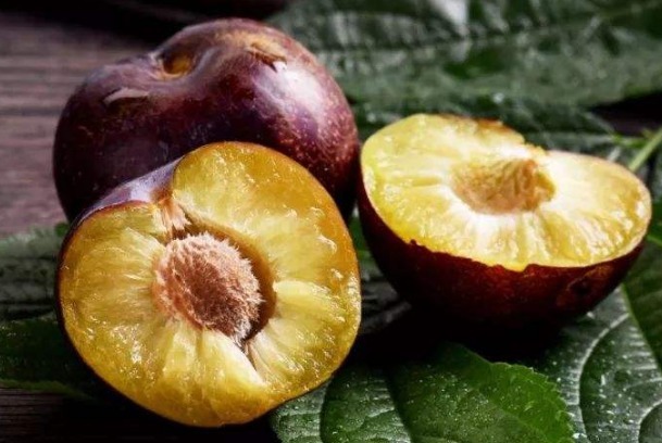 苦杏仁苷|每天坚持吃一些李子,一周后身体有何变化许多好处不请自来