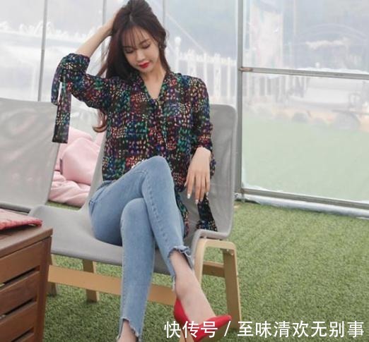 紧身褡|百搭有型的牛仔裤,一直是女性喜欢的单品,简约却不过时