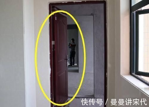 防盗门|良心建材老板透露,开发商装的入户门该不该换,这是听过的好答案