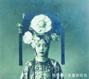 合影|真实的晚清三品大员全家合影,正妻很美,图5是晚清最美的格格!