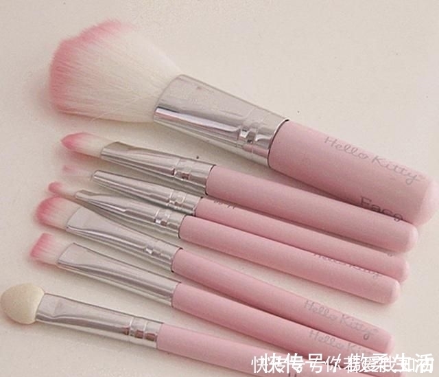 化妆品|每天化妆皮肤还嫩滑的人,一般有4个好习惯,“肤如凝脂”就是你