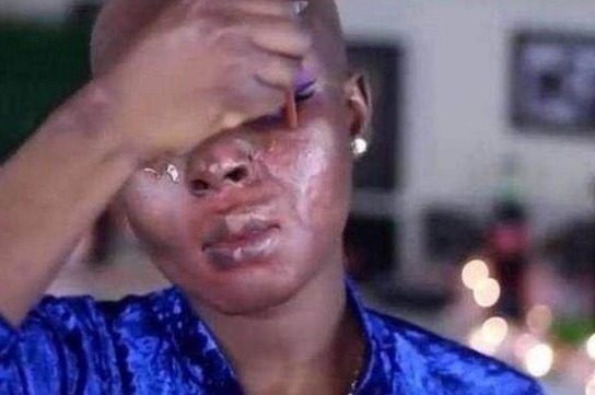 化妆 黑人妹子化妆竟用掉5瓶粉底液,看到结果后美呆了