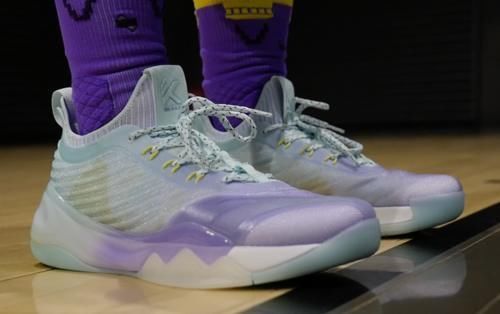 强度 它配置降级、它性能退步……可我依旧认为它是今夏最值得入手的实战鞋