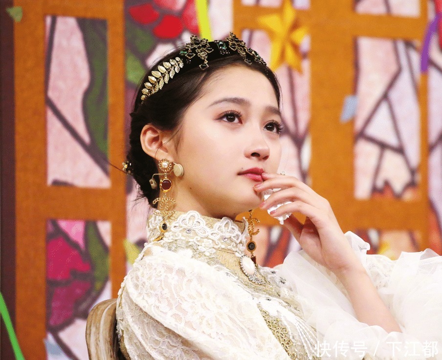 沈涛 《王牌5》收官全员海报,沈涛关晓彤在最边边,中心位嘉宾引热议