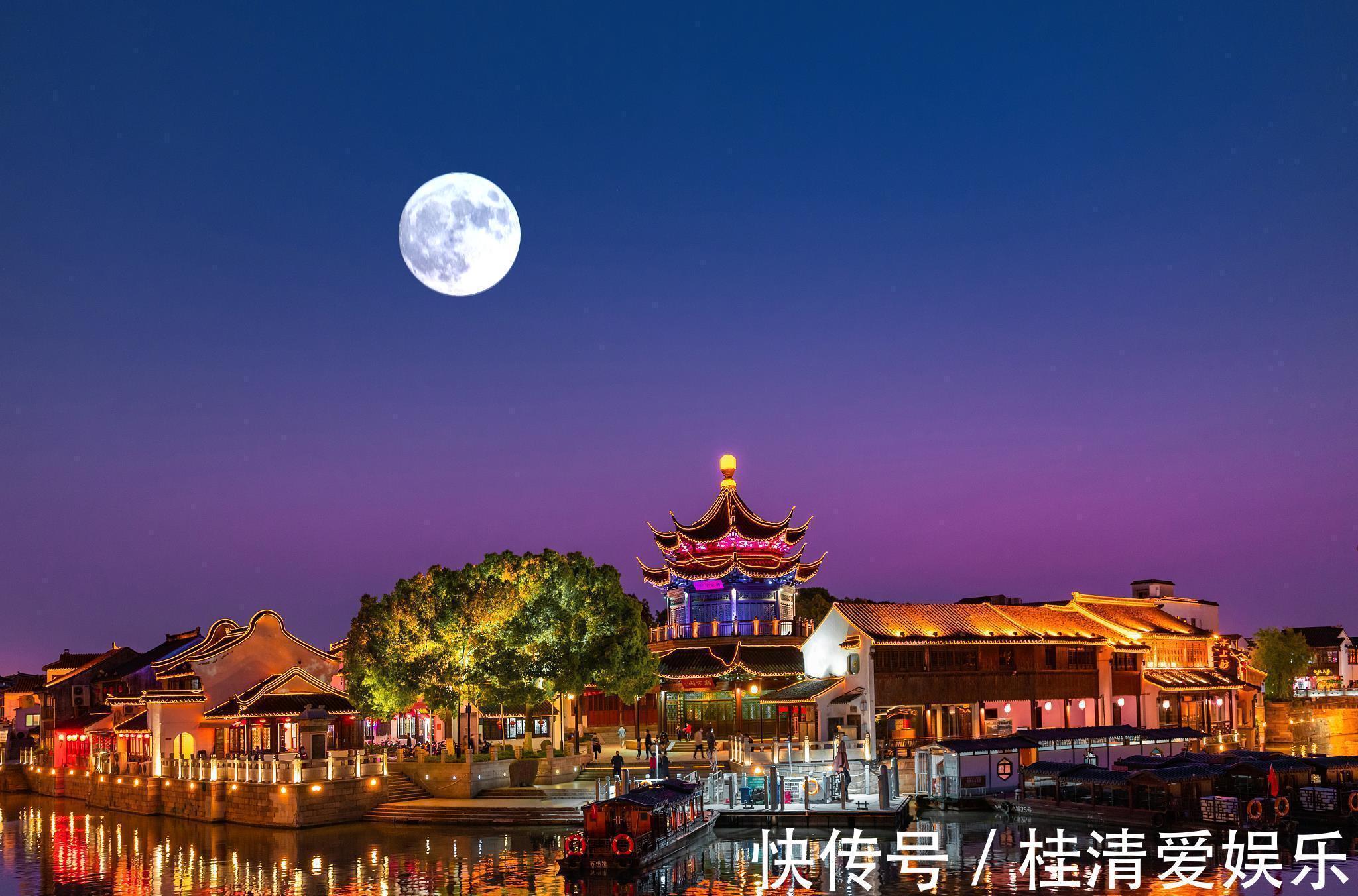 白居易&唐代写中秋的名诗不多,白居易这首贡献了一个千古名句,流传很广