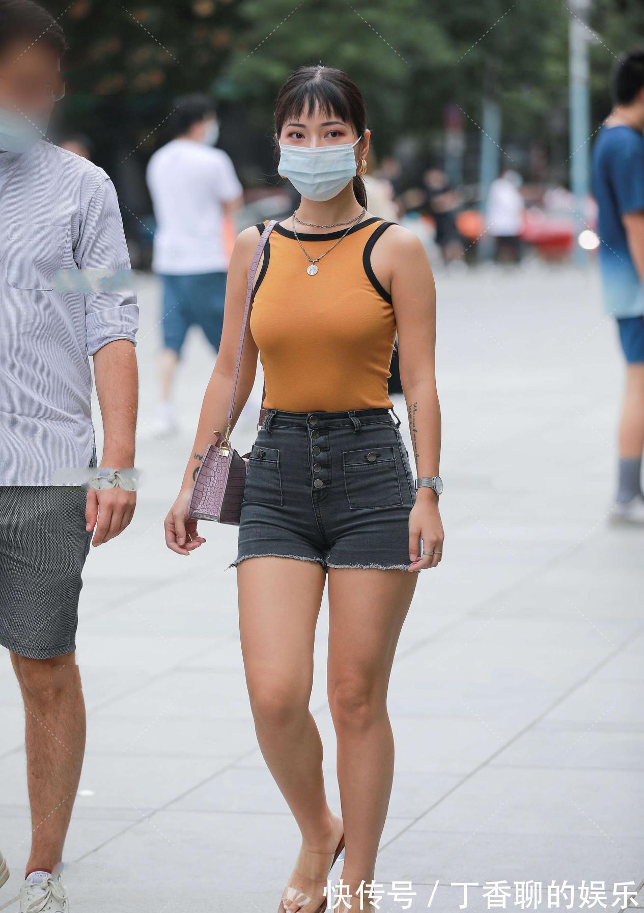 裤子|黑色一字肩上身效果很有女人味，高腰的裤子很显腿长