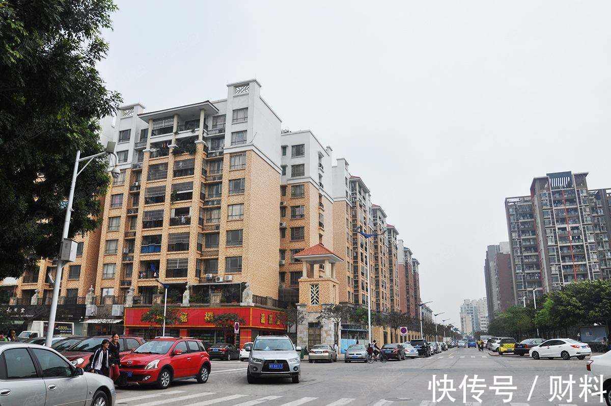 买房|县城买房和农村盖房，10年后，哪种选择才是正确的？答案已清晰