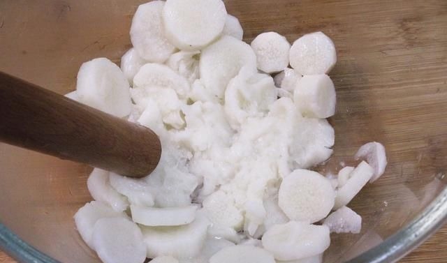 不用发面，十分钟做好山药糯米饼，软嫩好吃，孩子也喜欢