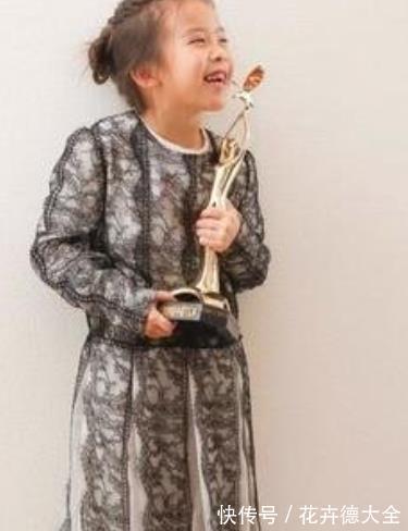 姐妹|母女神似萝莉姐妹,显嫩宝妈双马尾发型,宝爸:她真的是我老婆