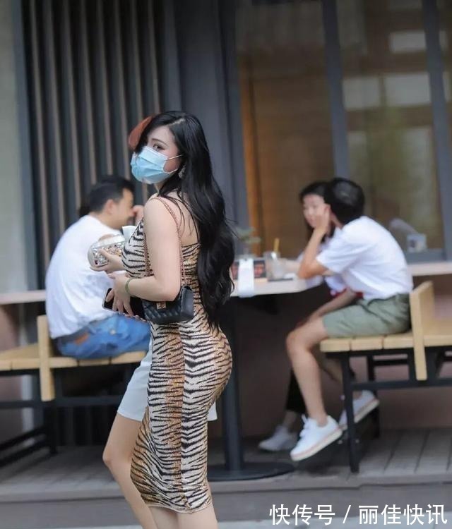 长裤 炫耀夺目的连衣裙穿出时尚潮流感,穿出风情与气质,简约时髦