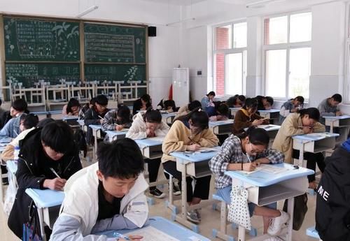 家长|要是学生考前焦虑,家长要增加孩子抗挫折能力,尝试让他做3件事