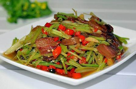 芹菜炒香干很多人都爱吃，但芹菜的这个副作用，却很少有人知道