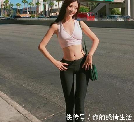 小蛮腰|漂亮白皙的打底裤美女，时尚自信的打扮，网友真想带回家