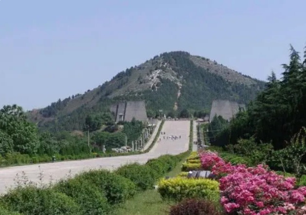 敢盗|武则天的乾陵,里面陪葬500吨珠宝,千百年来为何无人敢盗?