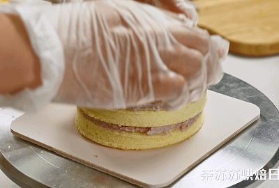 岩爆芋泥咸蛋黄蛋糕