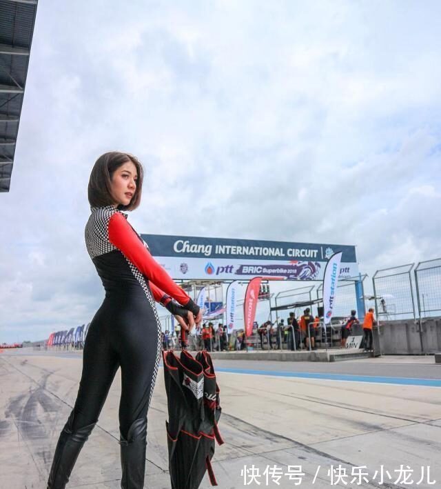 装扮 打底裤穿起来增高显瘦,展现甜美气息