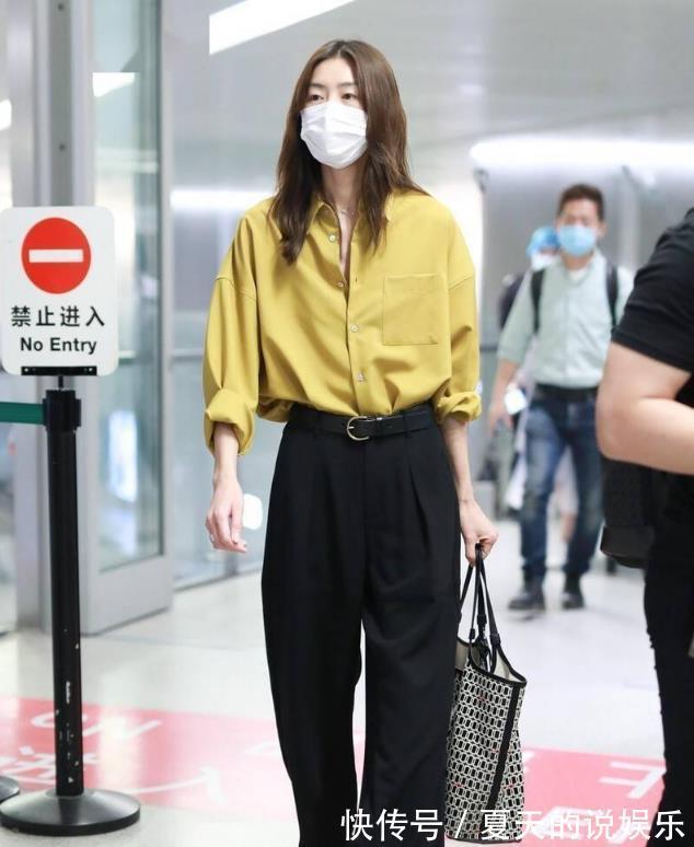高级感|刘雯随便穿都像开挂，衬衫配西装裤看似简单，却被她搭配出高级感