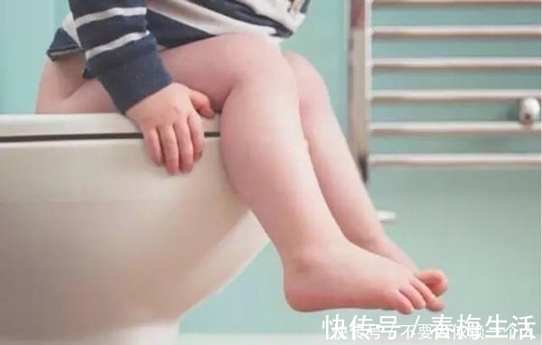上门|宝宝身上几个信号,多半是由于积食上门了,别傻傻都不知道!
