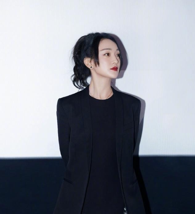 脸部 别再披头散发了!这4款“发型”才够美够撩人,总有一款适合你