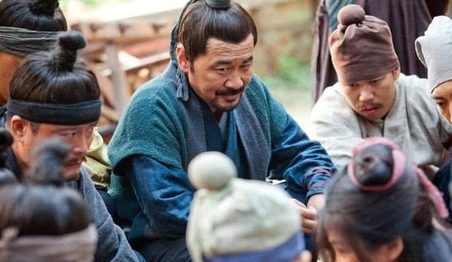 手底下|赵匡胤“杯酒释兵权”真的高明吗?日防夜防家贼难防